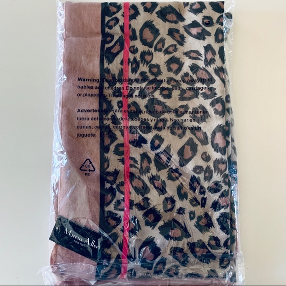 Marcus Adler Pink Leopard Print Scarf *NWT* - Picture 7 of 7